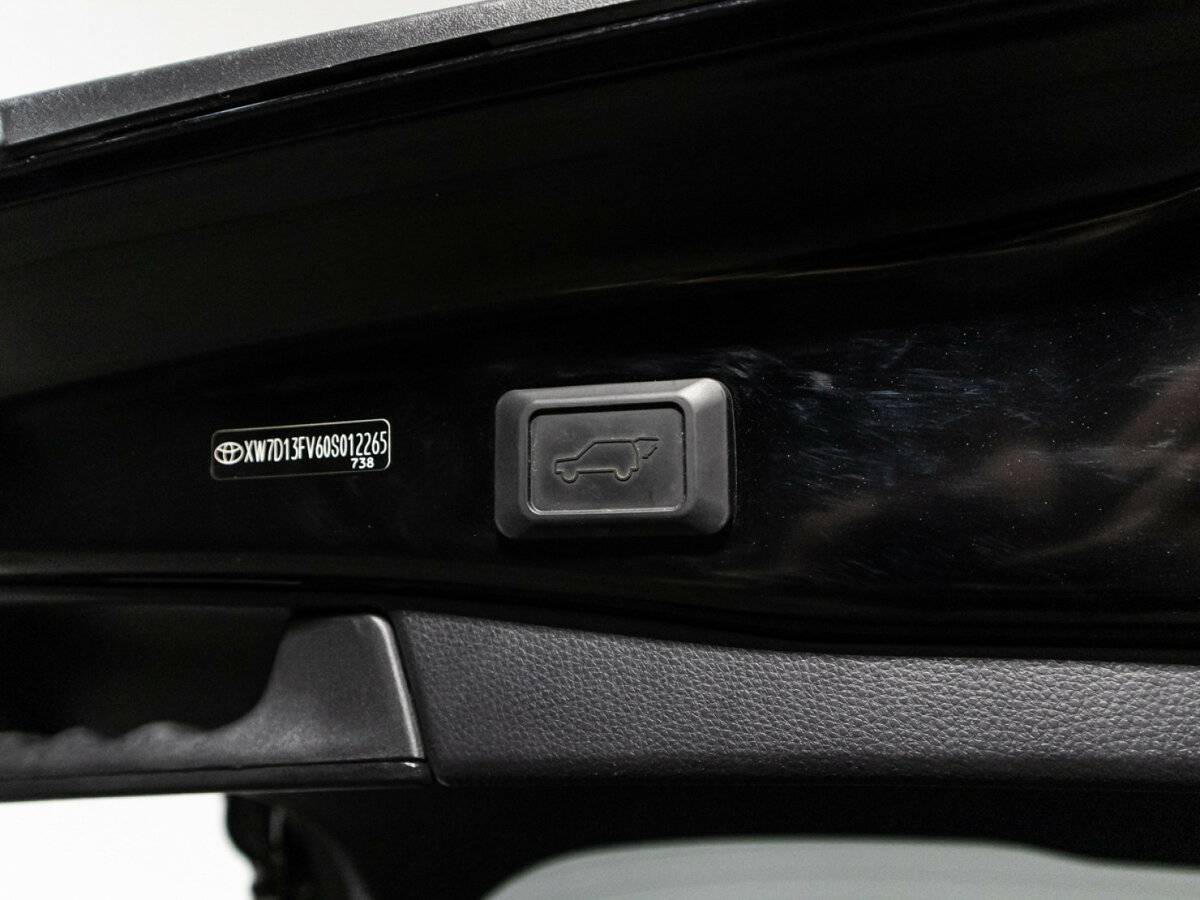 Toyota RAV4 2020 года с пробегом. Фото: #15