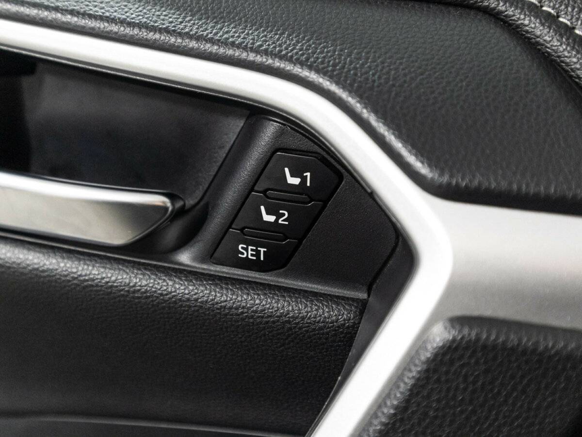 Toyota RAV4 2020 года с пробегом. Фото: #17