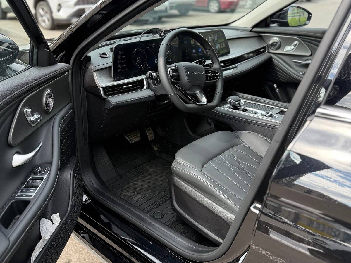 Chery Arrizo 8 2024 года с пробегом. Фото: #2