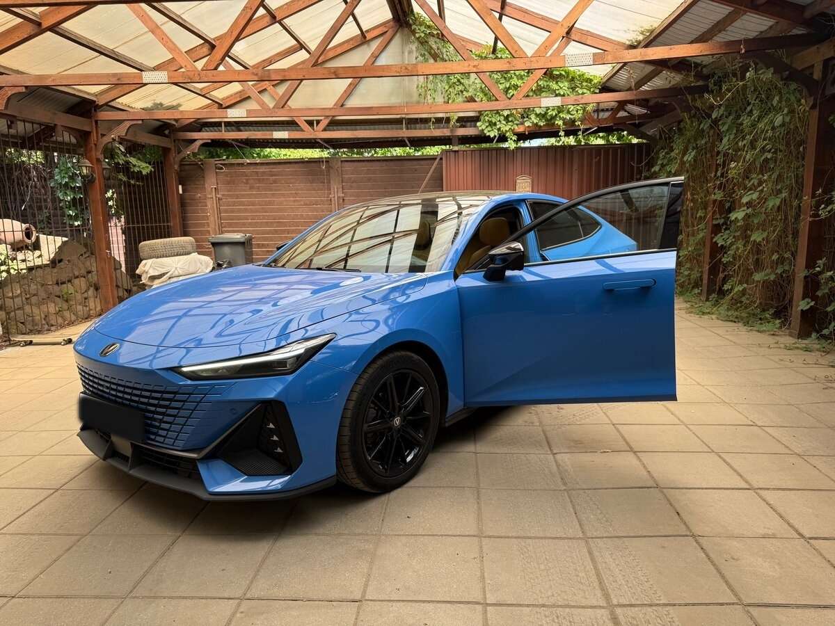 Changan UNI-V 2022 года с пробегом. Фото: #2