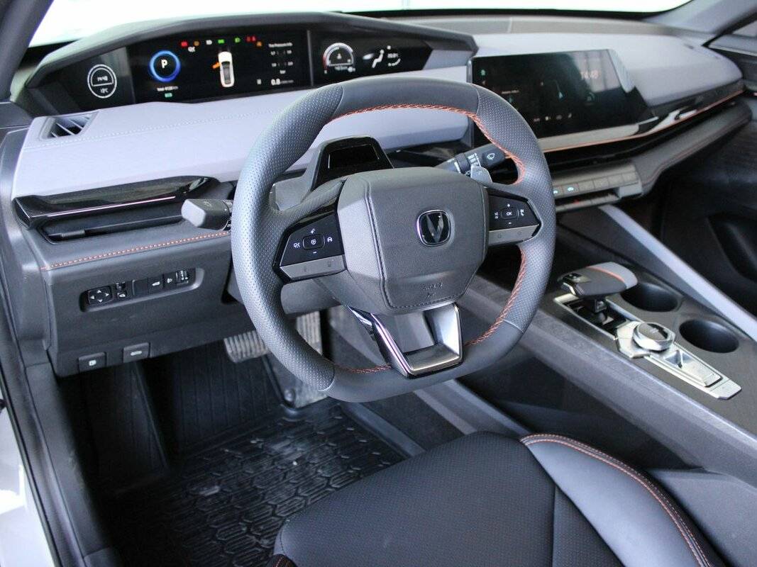 Changan UNI-V 2023 года с пробегом. Фото: #16