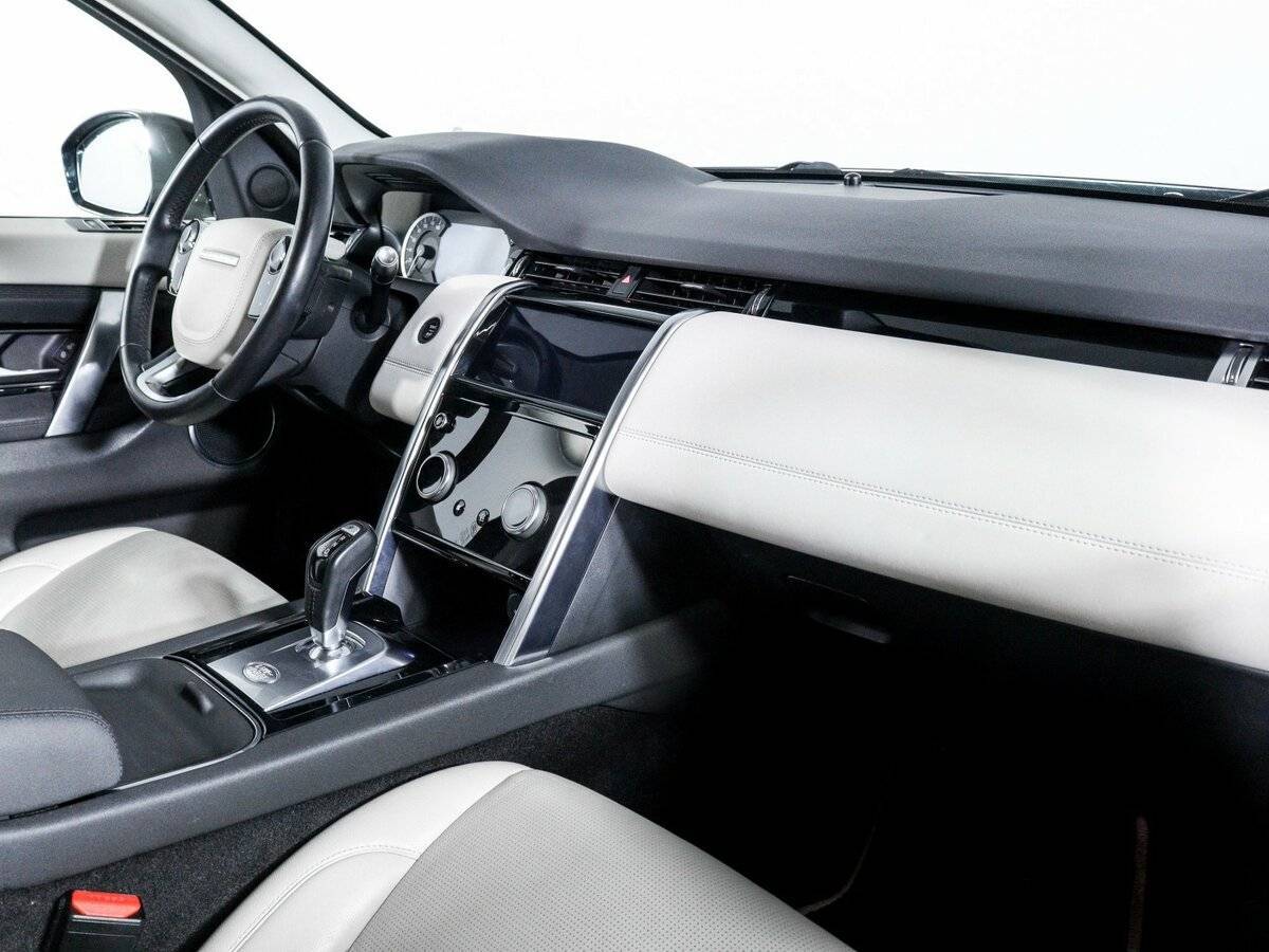 Land Rover Discovery Sport 2019 года с пробегом. Фото: #8