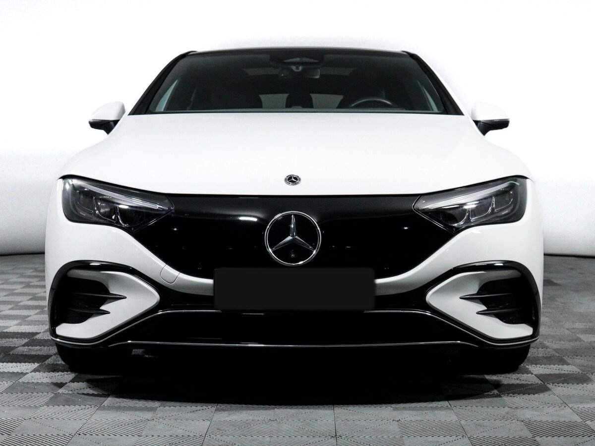 Mercedes-Benz EQE 2022 года с пробегом. Фото: #1