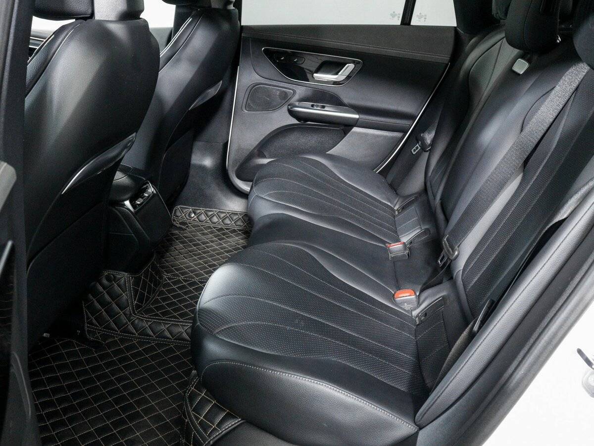 Mercedes-Benz EQE 2022 года с пробегом. Фото: #9