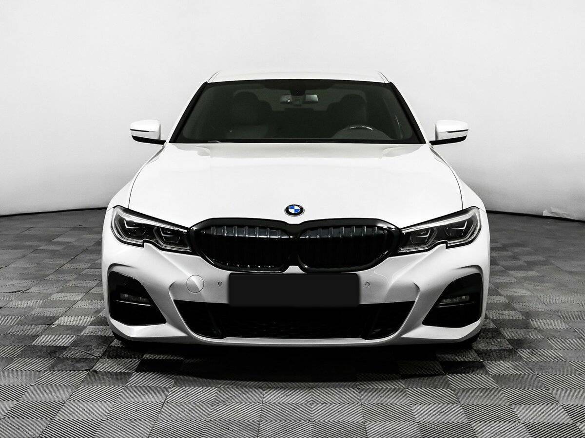 BMW 3 серии 2019 года с пробегом. Фото: #1