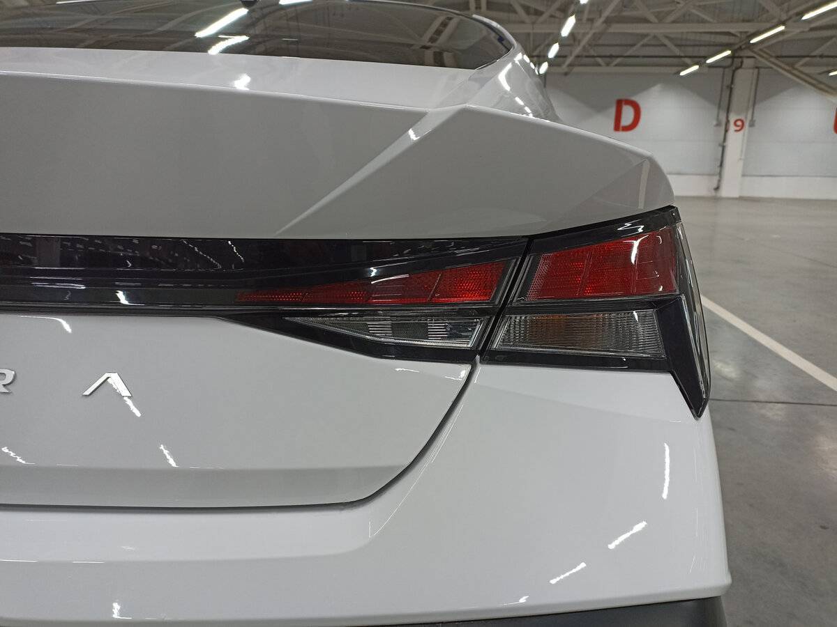 Hyundai Elantra 2023 года с пробегом. Фото: #8