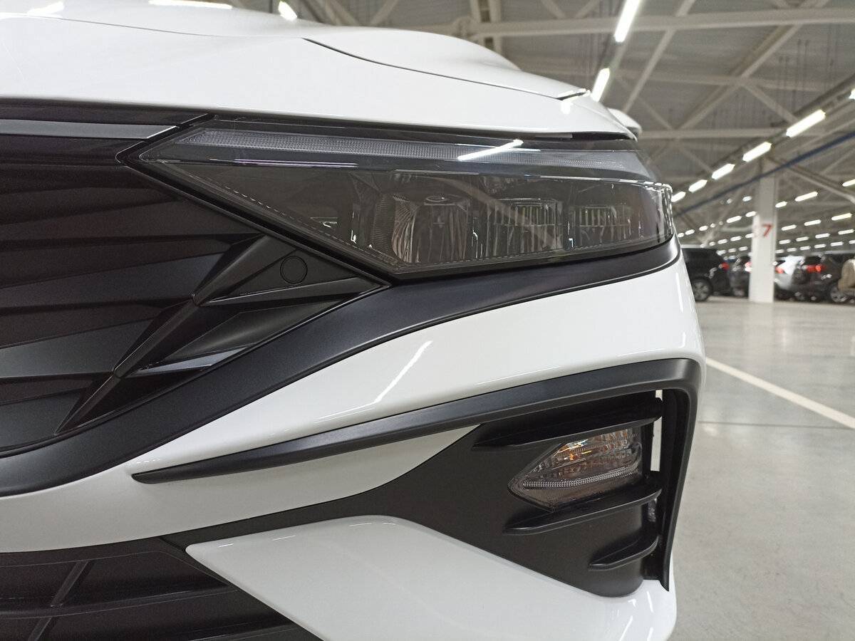 Hyundai Elantra 2023 года с пробегом. Фото: #15