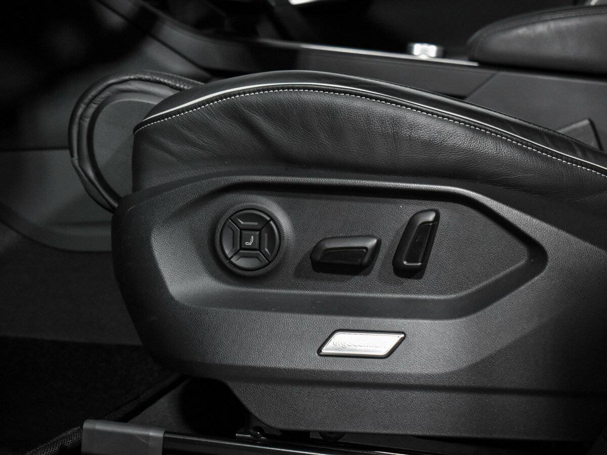 Volkswagen Touareg 2019 года с пробегом. Фото: #16