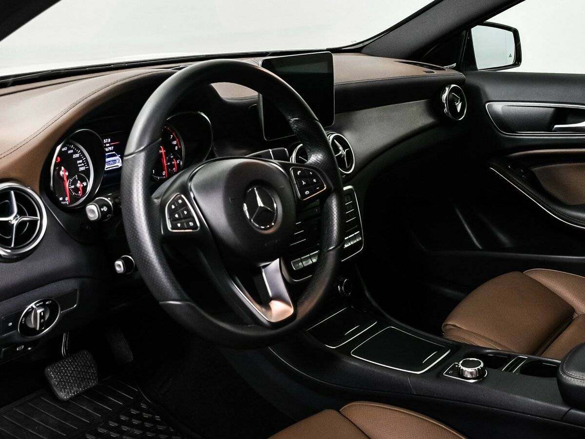Mercedes-Benz GLA 2018 года с пробегом. Фото: #12