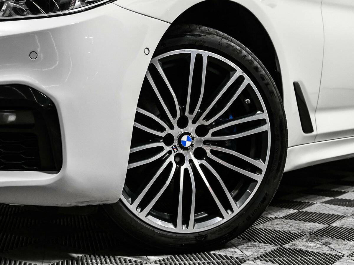 BMW 5 серии 2019 года с пробегом. Фото: #14