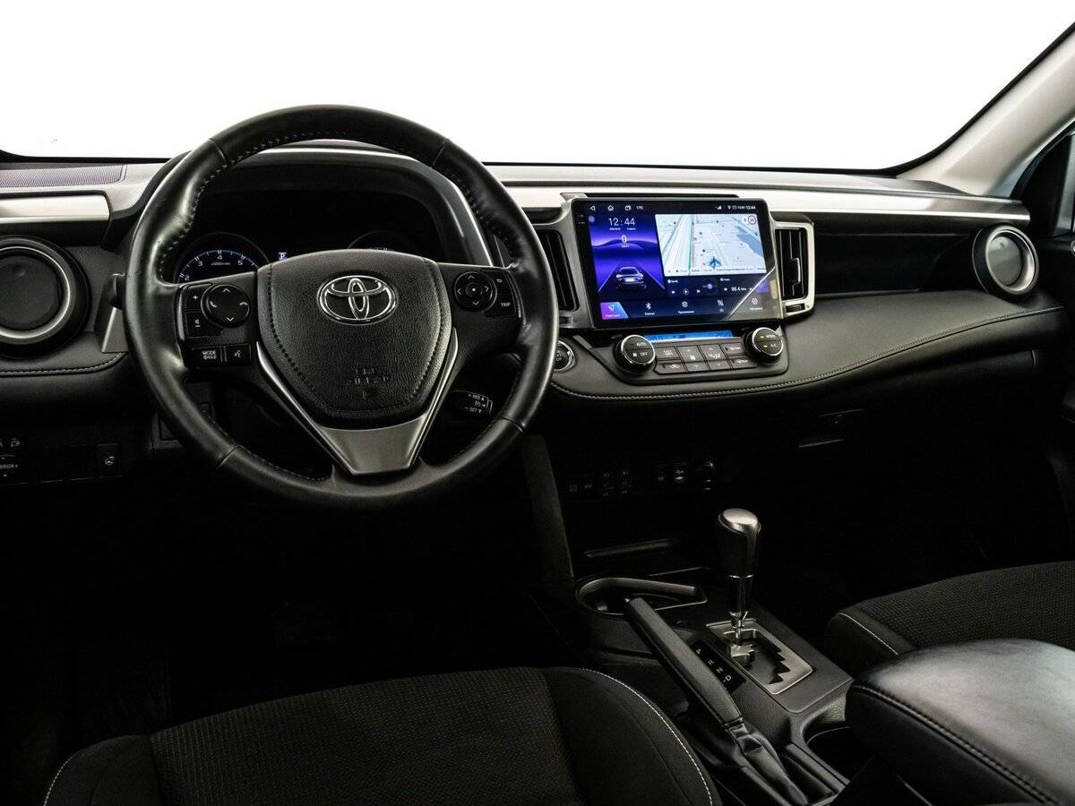 Toyota RAV4 2018 года с пробегом. Фото: #8