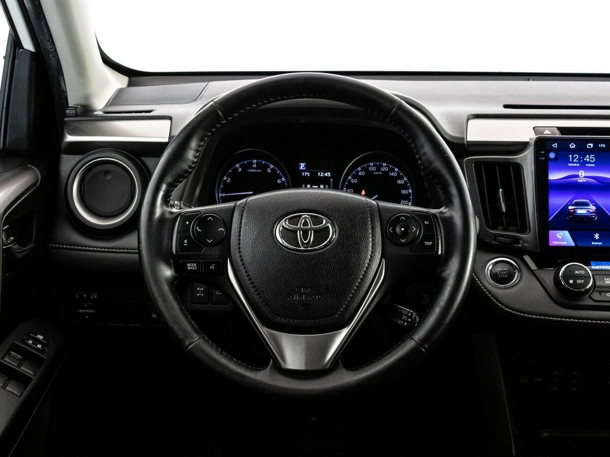 Toyota RAV4 2018 года с пробегом. Фото: #9