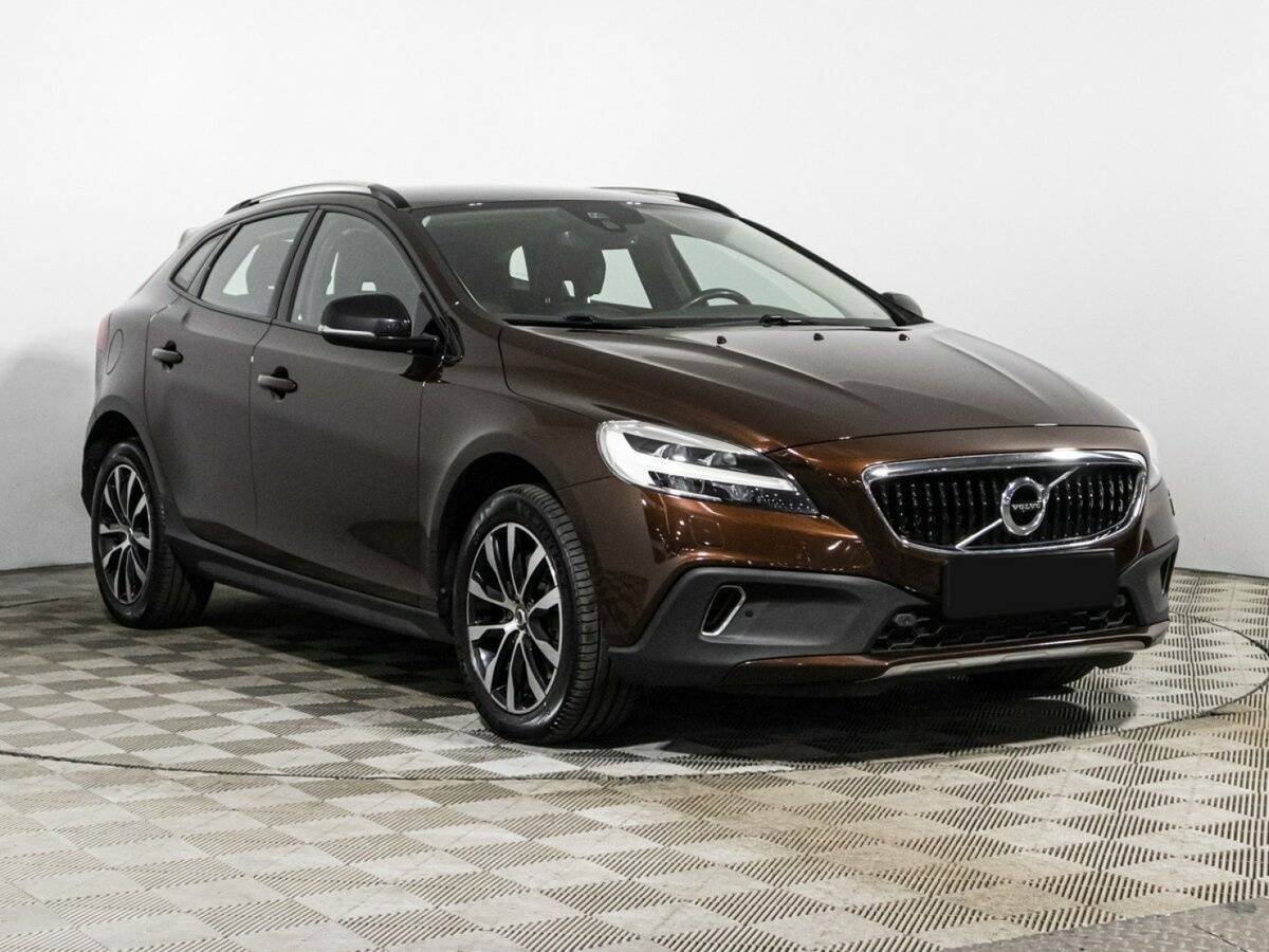 Volvo V40 Cross Country 2019 года с пробегом. Фото: #2