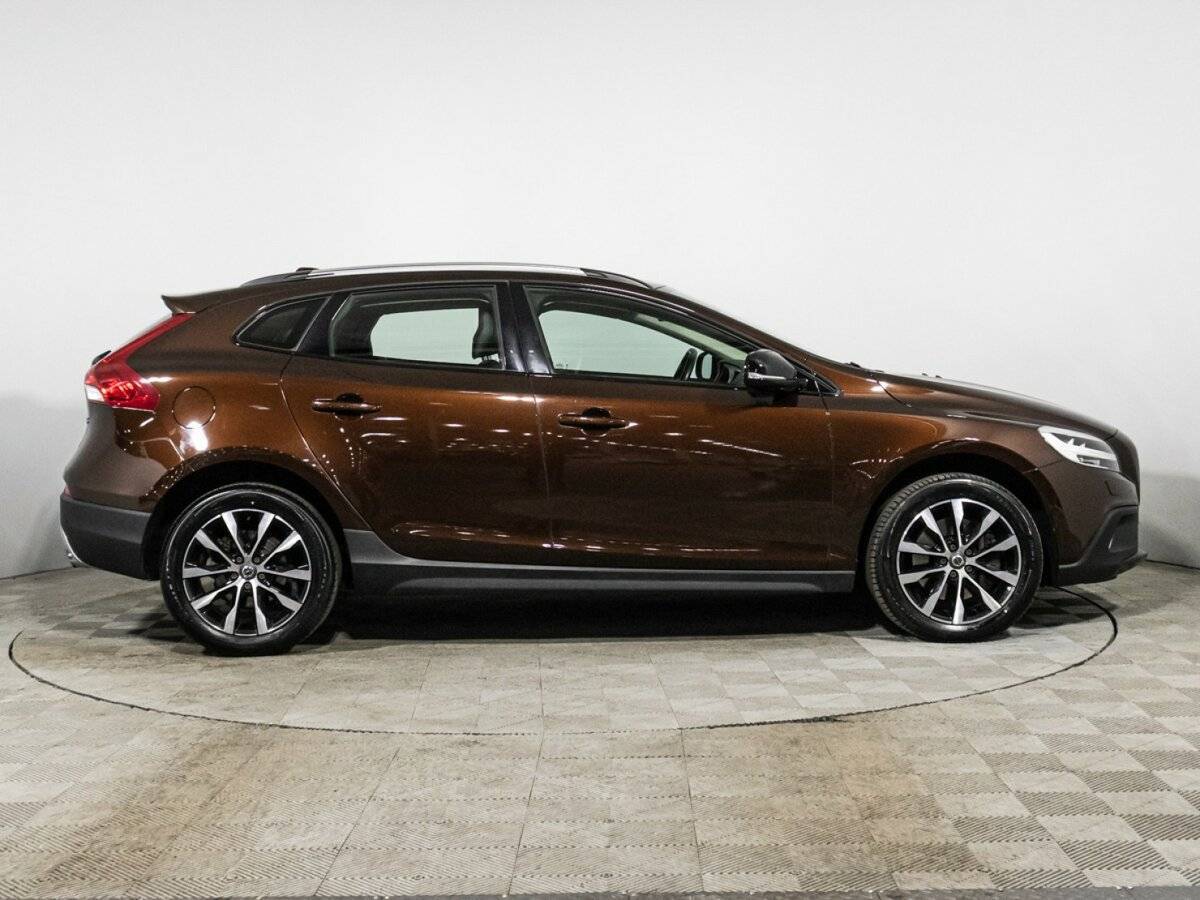 Volvo V40 Cross Country 2019 года с пробегом. Фото: #3