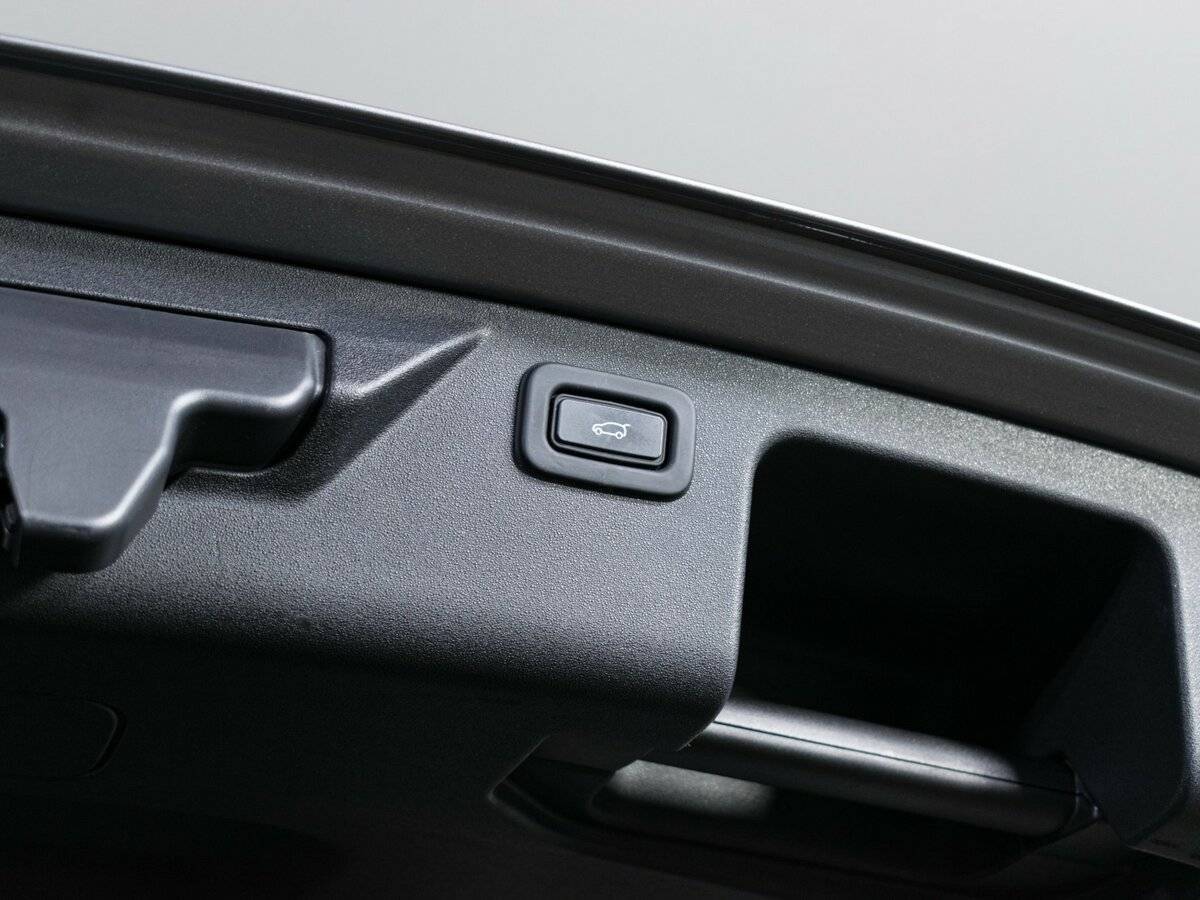 Land Rover Discovery Sport 2020 года с пробегом. Фото: #9