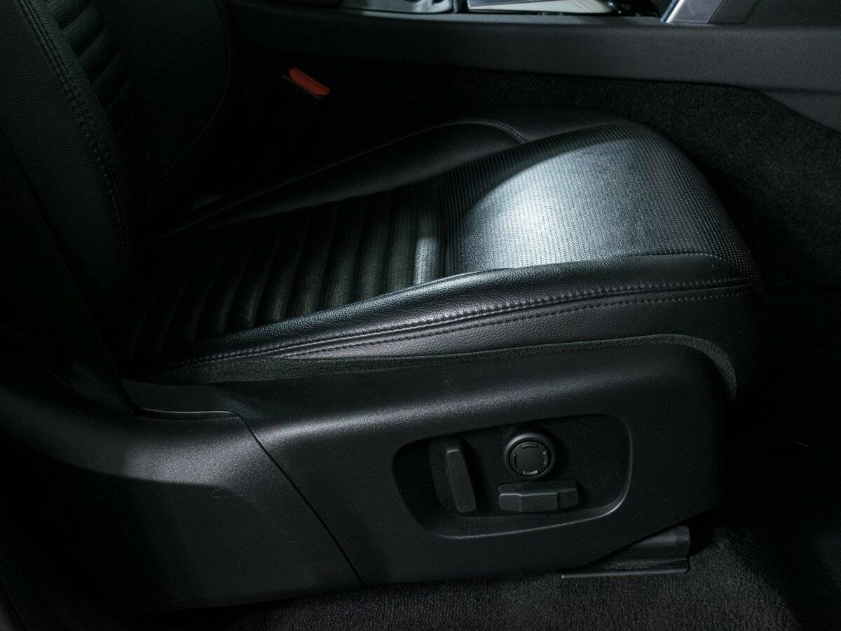 Land Rover Discovery Sport 2020 года с пробегом. Фото: #17