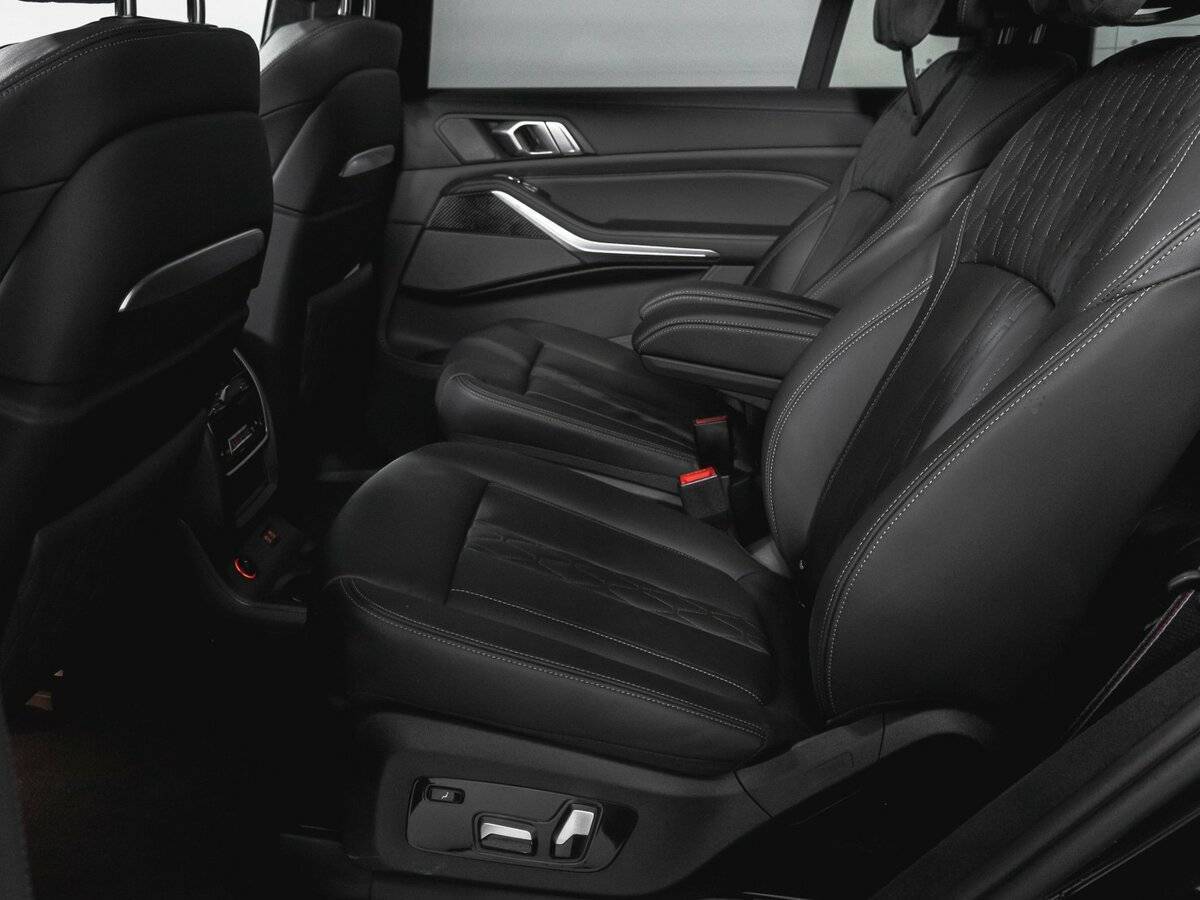 BMW X7 2023 года с пробегом. Фото: #9