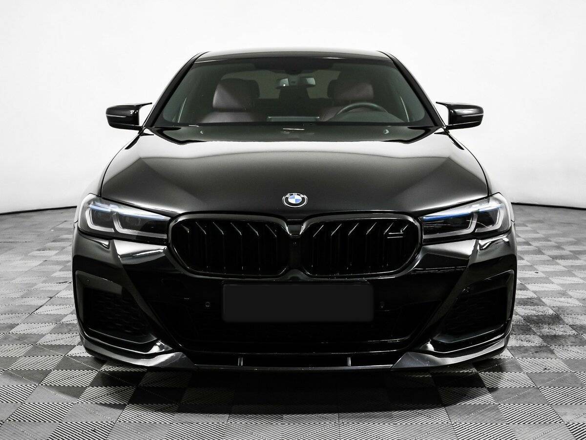 BMW 5 серии 2018 года с пробегом. Фото: #1