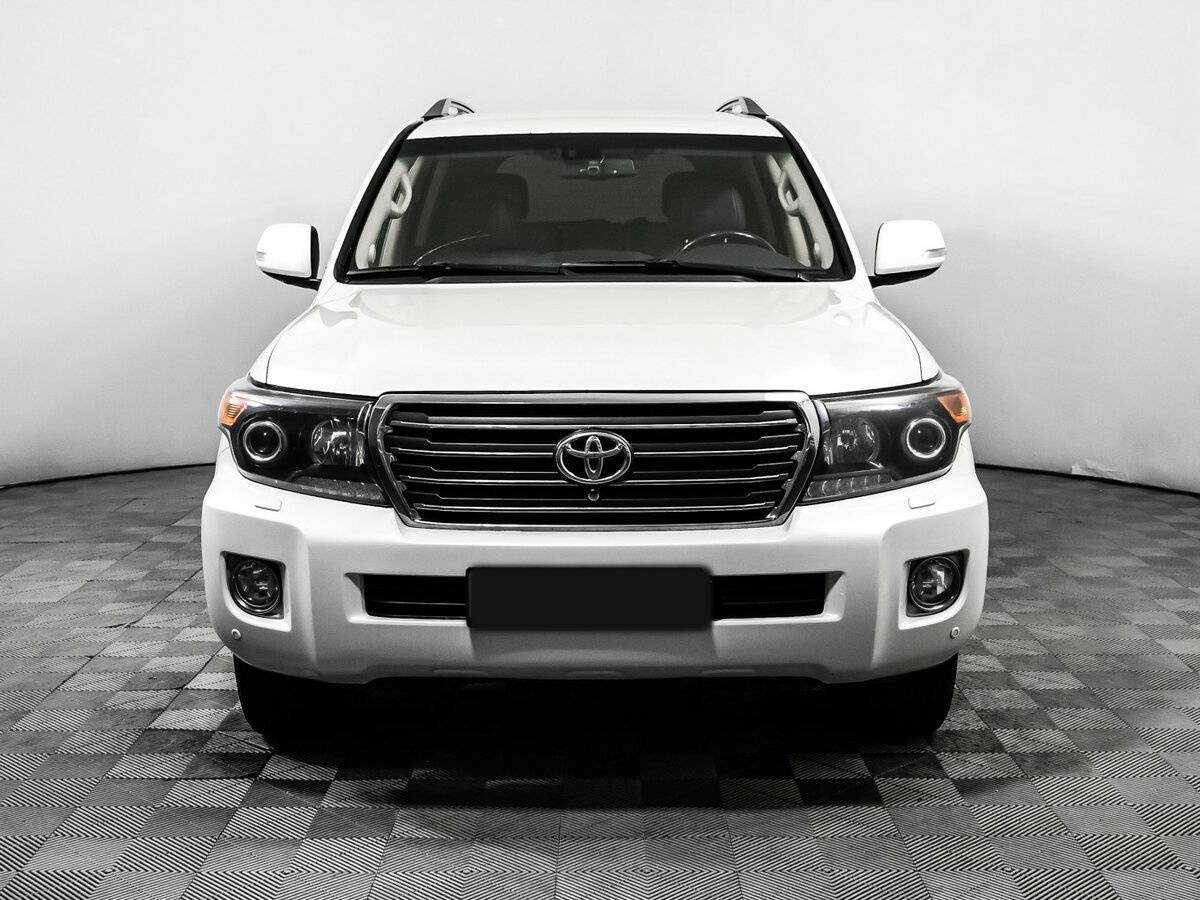 Toyota Land Cruiser 2014 года с пробегом. Фото: #1