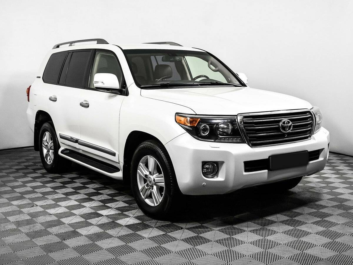 Toyota Land Cruiser 2014 года с пробегом. Фото: #2
