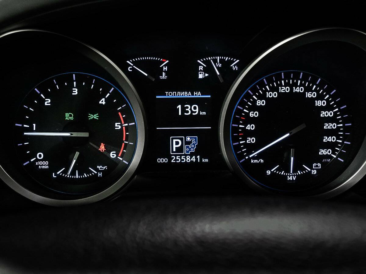 Toyota Land Cruiser 2014 года с пробегом. Фото: #9