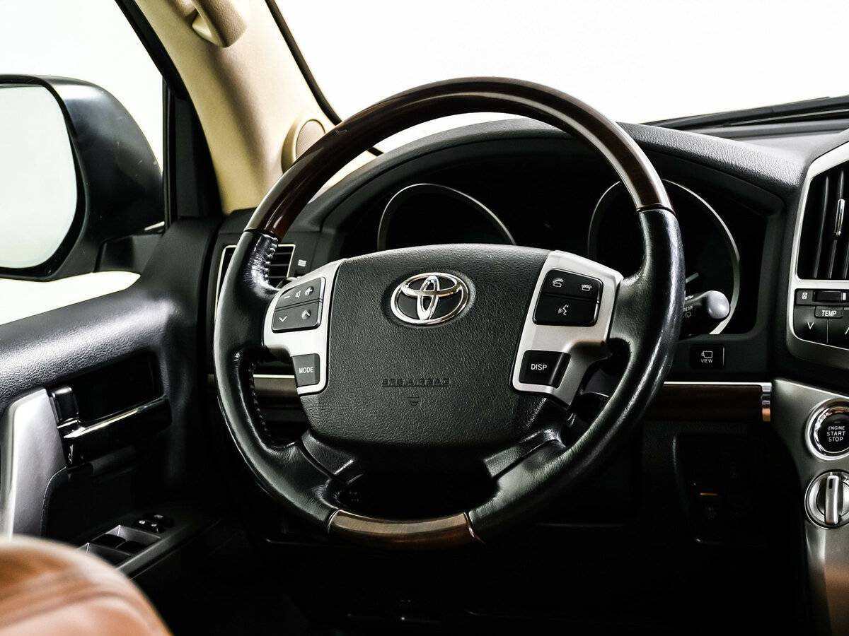 Toyota Land Cruiser 2014 года с пробегом. Фото: #14