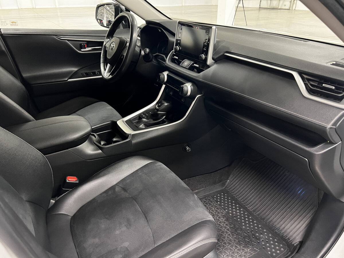 Toyota RAV4 2021 года с пробегом. Фото: #10