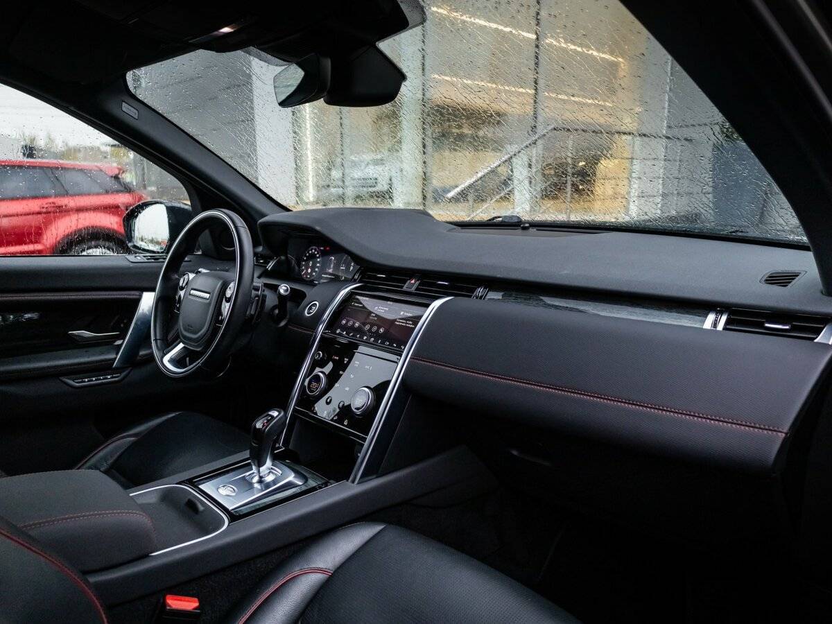 Land Rover Discovery Sport 2020 года с пробегом. Фото: #8