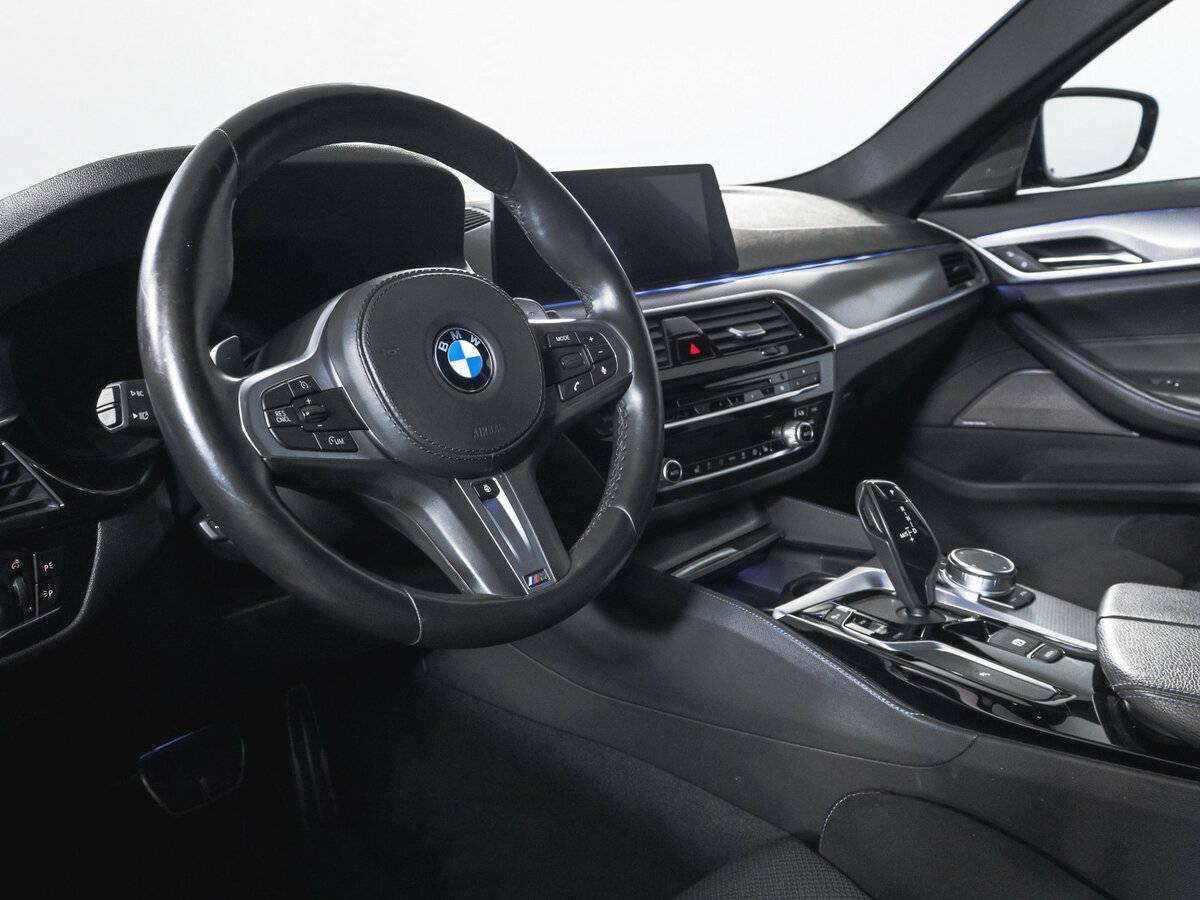 BMW 5 серии 2019 года с пробегом. Фото: #13