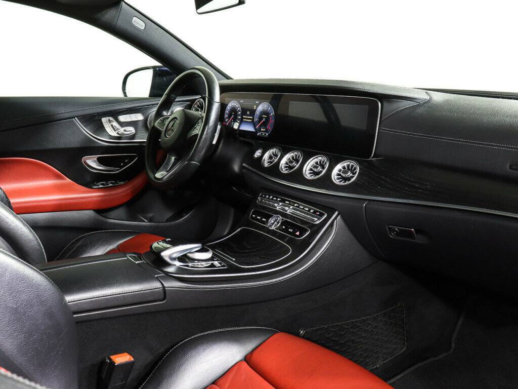 Mercedes-Benz E-Класс 2018 года с пробегом. Фото: #9