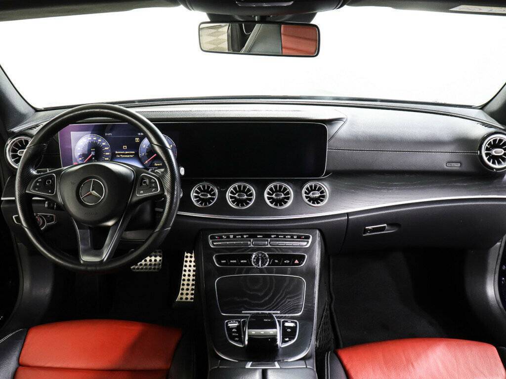 Mercedes-Benz E-Класс 2018 года с пробегом. Фото: #12
