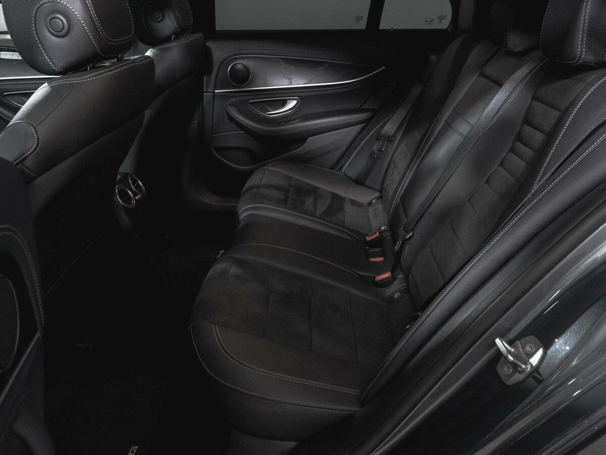Mercedes-Benz E-Класс 2018 года с пробегом. Фото: #9