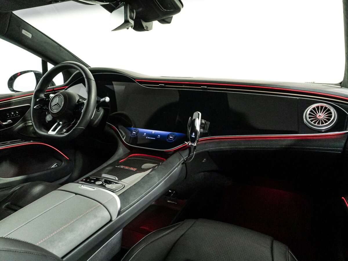 Mercedes-Benz EQS AMG 2022 года с пробегом. Фото: #8