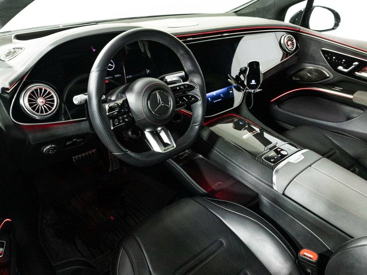 Mercedes-Benz EQS AMG 2022 года с пробегом. Фото: #10
