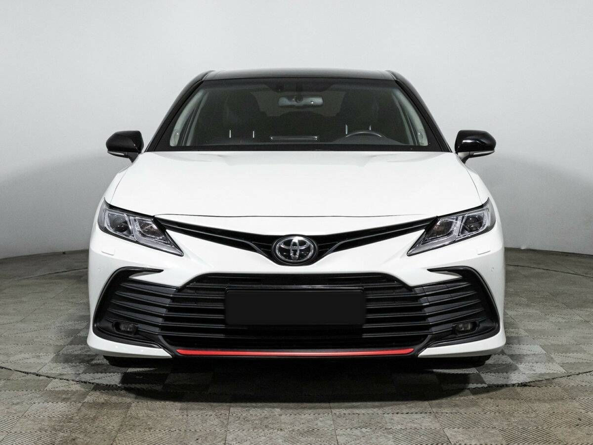 Toyota Camry 2021 года с пробегом. Фото: #1
