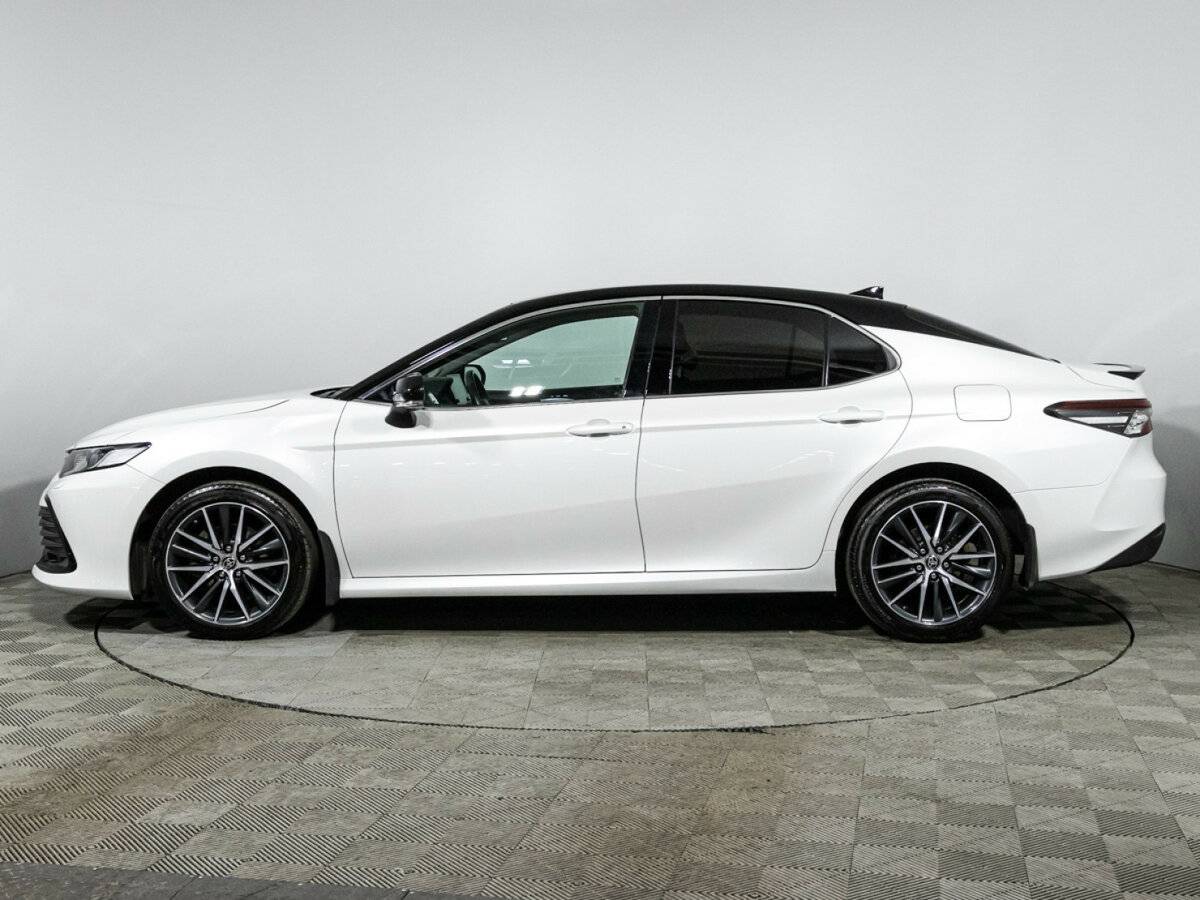 Toyota Camry 2021 года с пробегом. Фото: #7