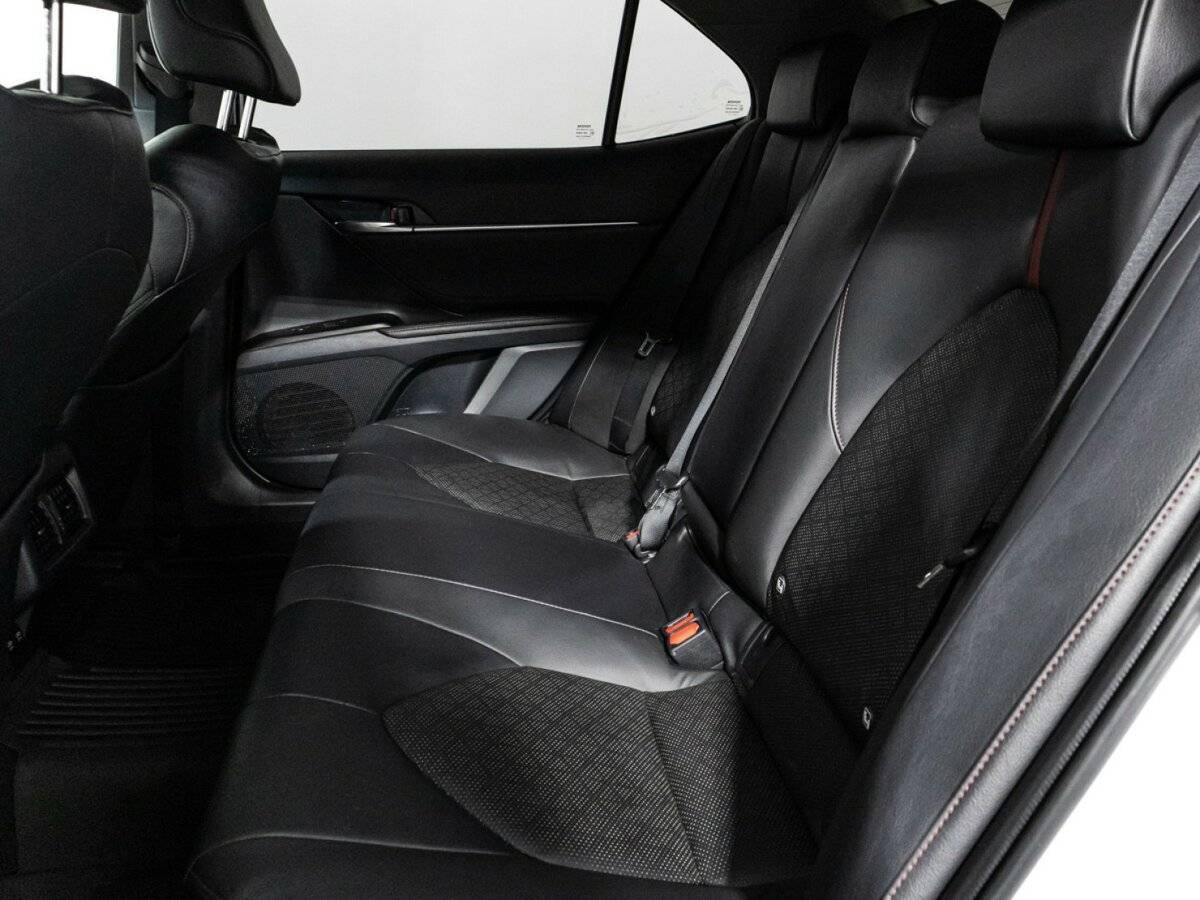 Toyota Camry 2021 года с пробегом. Фото: #9