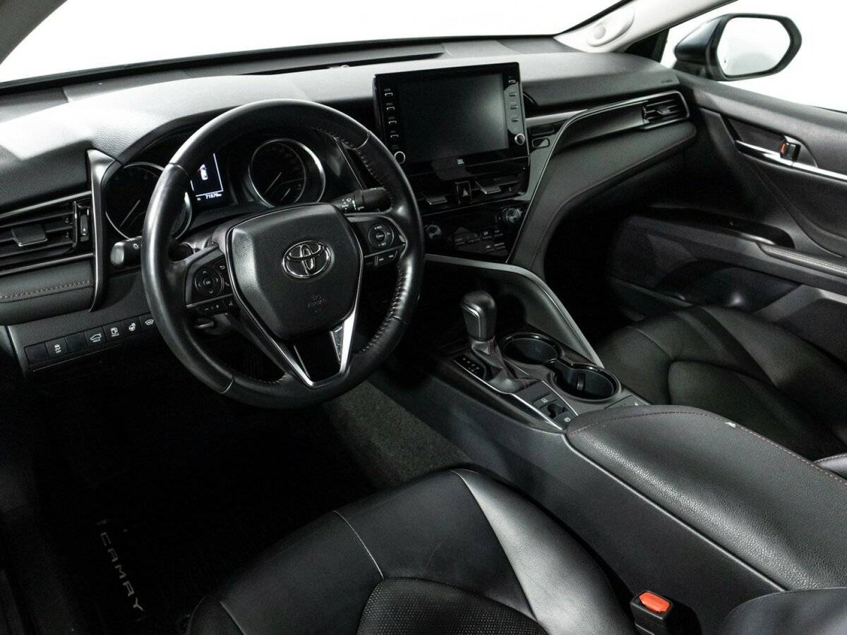 Toyota Camry 2021 года с пробегом. Фото: #10