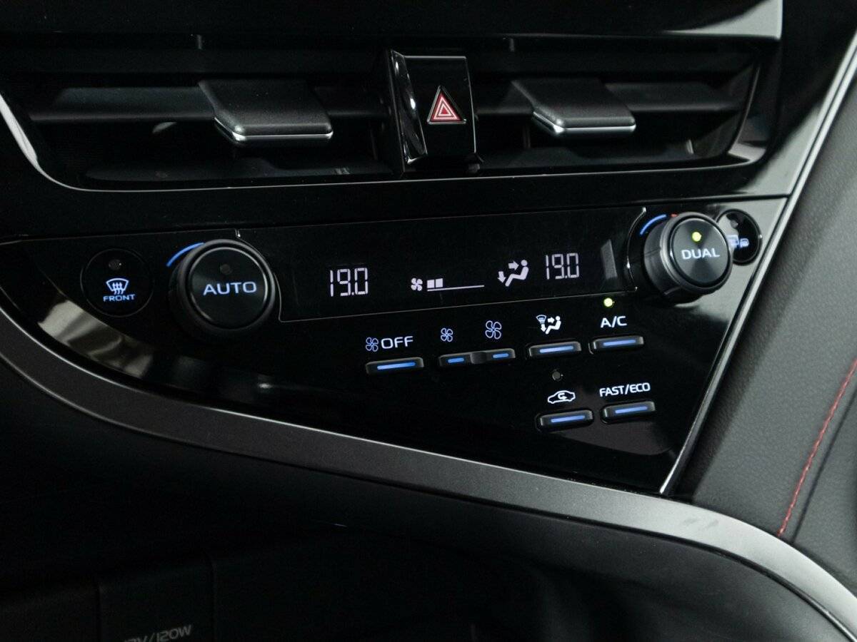 Toyota Camry 2021 года с пробегом. Фото: #14