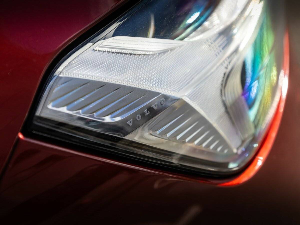 Volvo XC60 2021 года с пробегом. Фото: #3