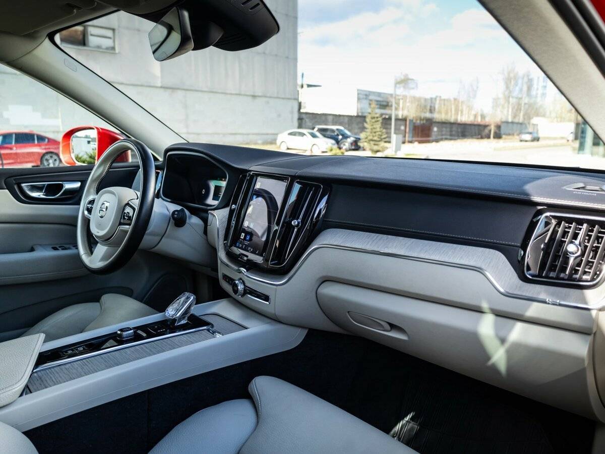 Volvo XC60 2021 года с пробегом. Фото: #14