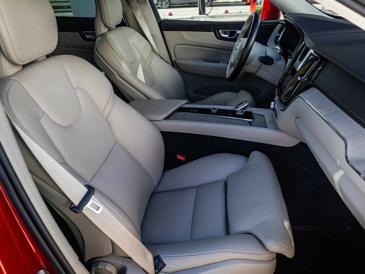 Volvo XC60 2021 года с пробегом. Фото: #15