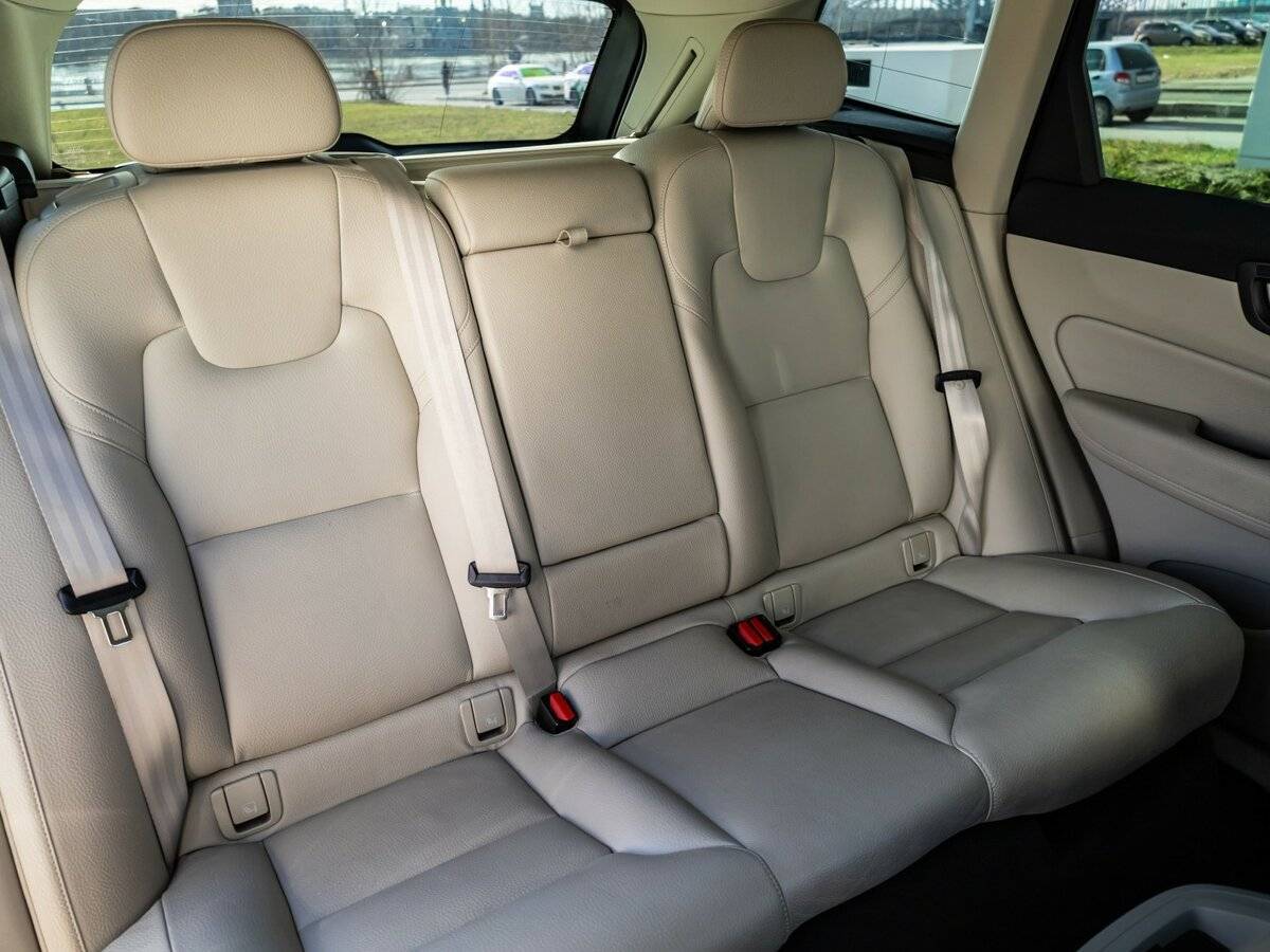 Volvo XC60 2021 года с пробегом. Фото: #16