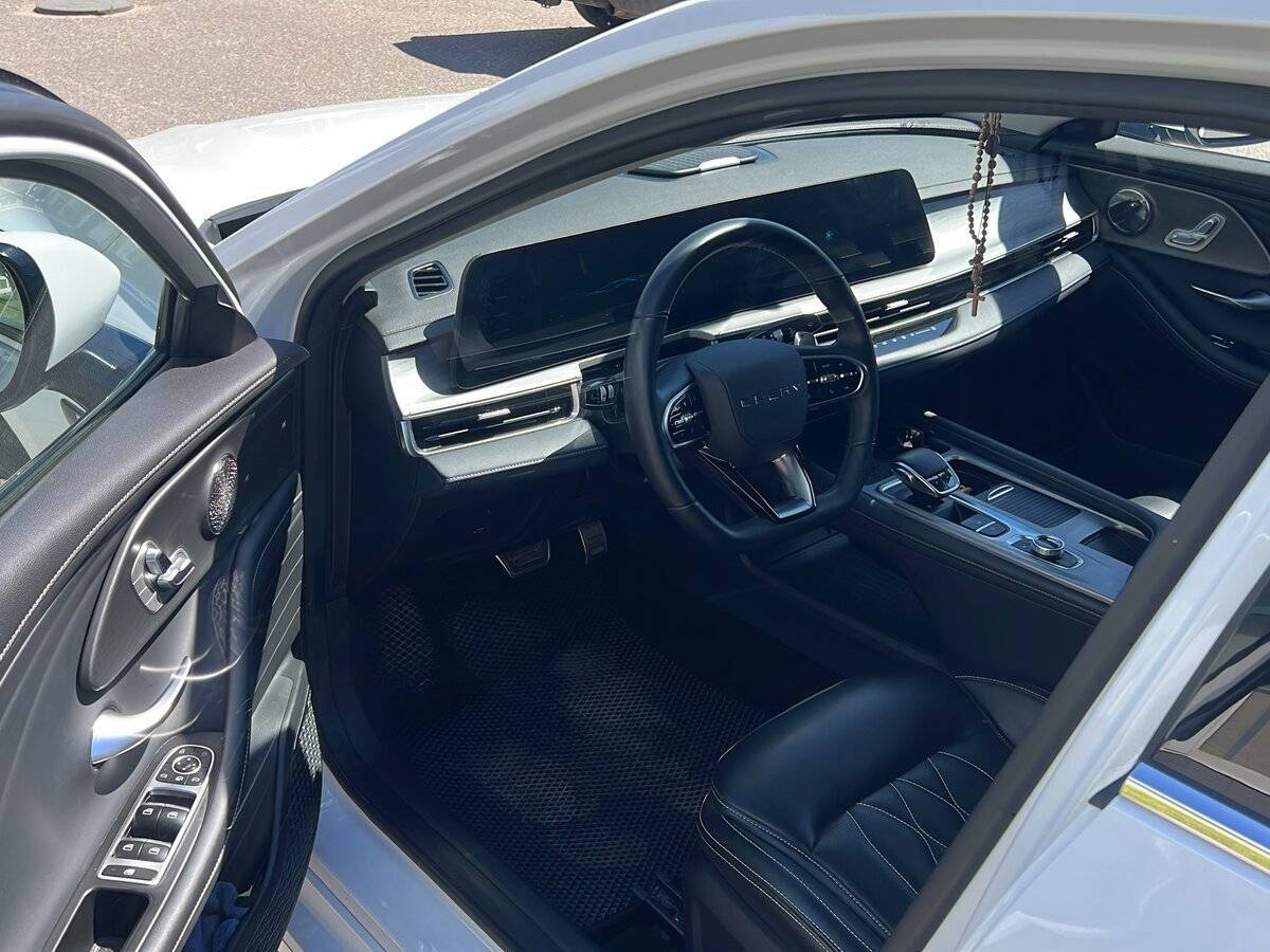 Chery Arrizo 8 2023 года с пробегом. Фото: #6