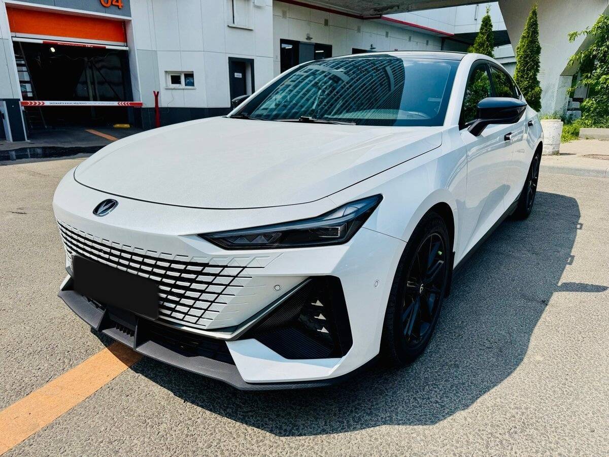 Changan UNI-V 2023 года с пробегом. Фото: #2