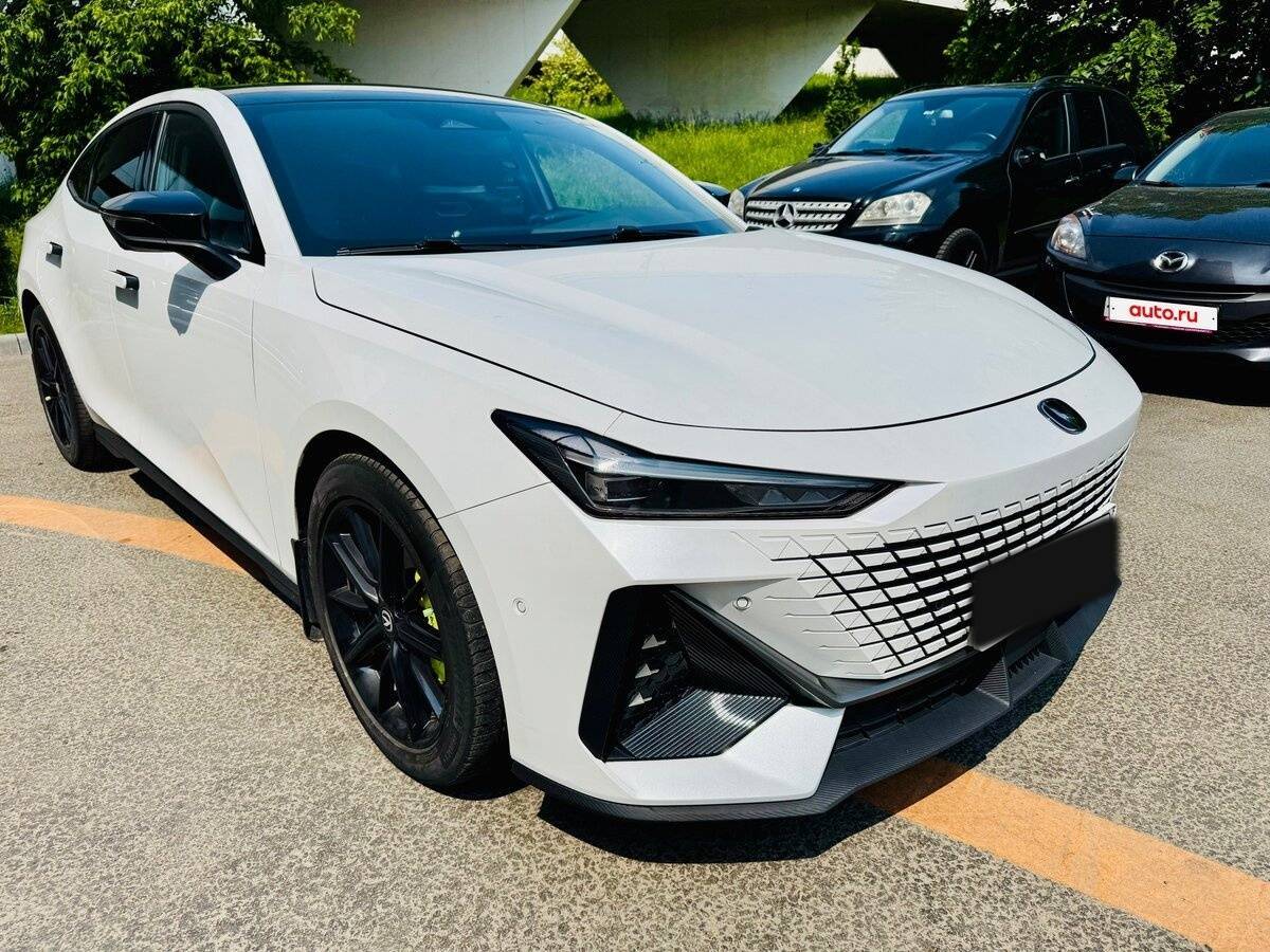 Changan UNI-V 2023 года с пробегом. Фото: #4