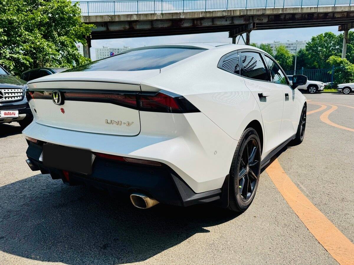 Changan UNI-V 2023 года с пробегом. Фото: #5
