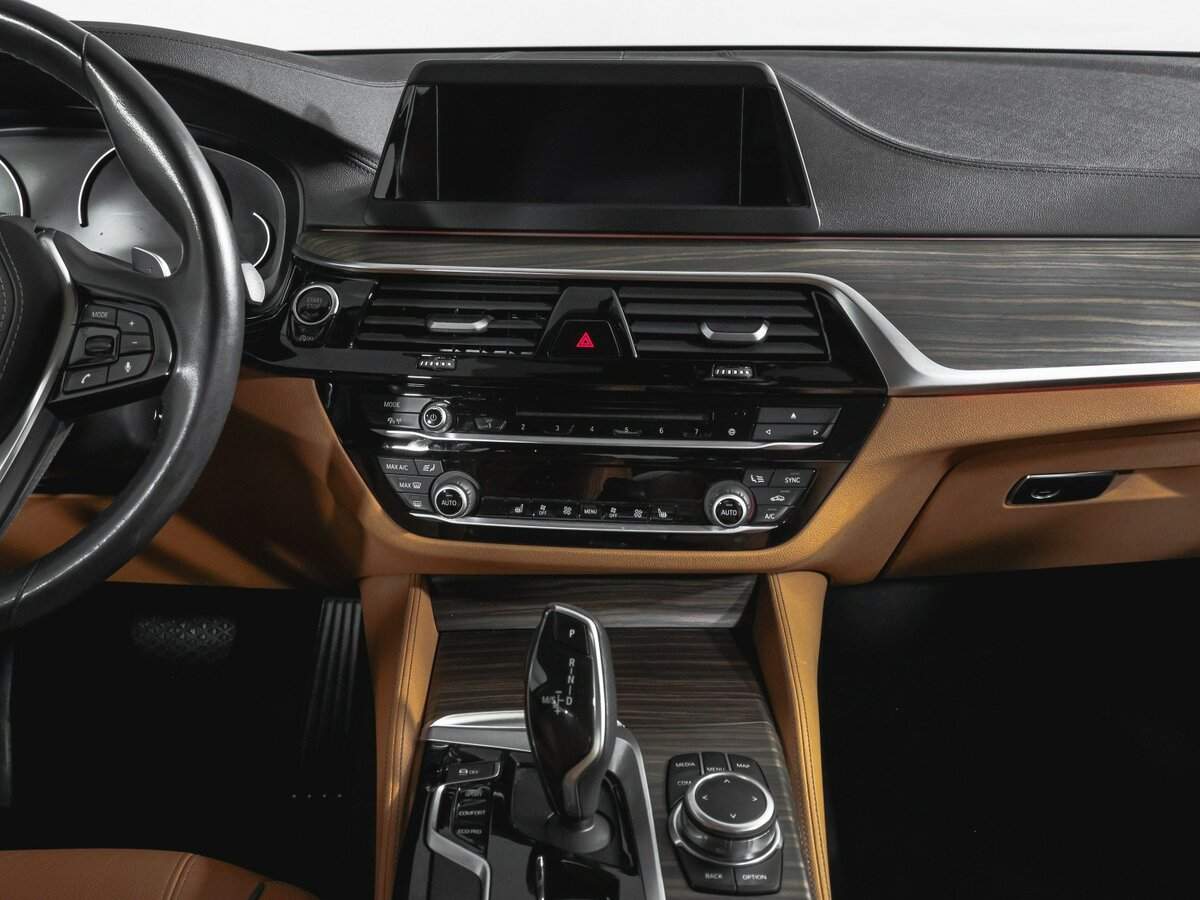 BMW 5 серии 2018 года с пробегом. Фото: #12