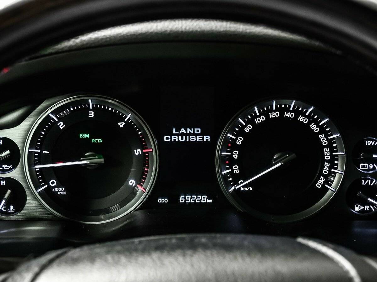 Toyota Land Cruiser 2019 года с пробегом. Фото: #9