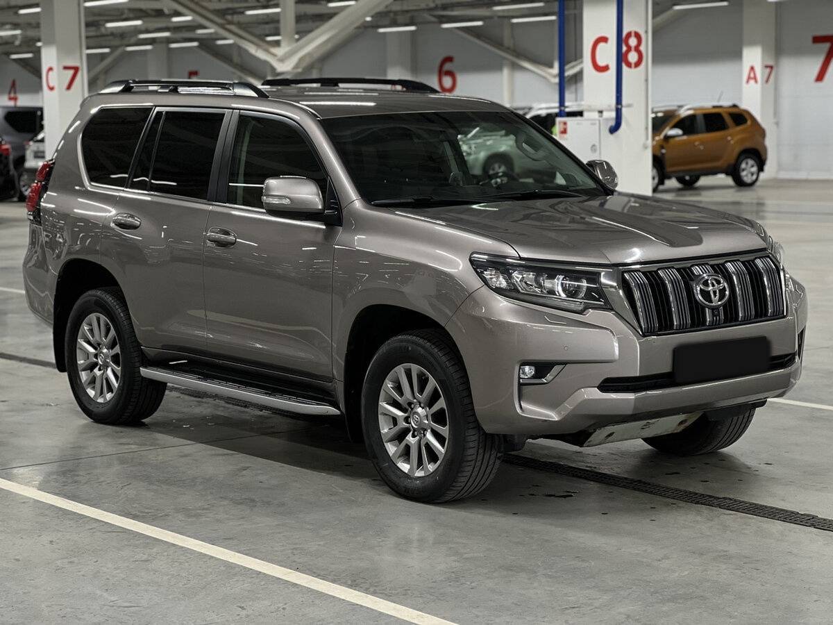 Toyota Land Cruiser Prado 2017 года с пробегом. Фото: #2